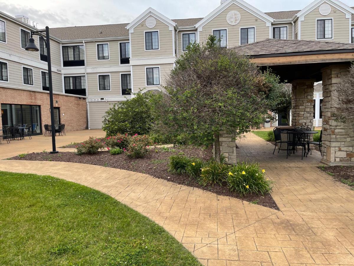 Staybridge Suites Milwaukee West-Oconomowoc By Ihg Exterior photo