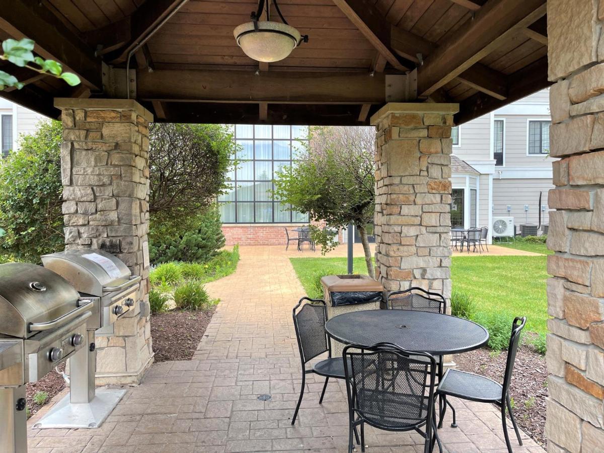 Staybridge Suites Milwaukee West-Oconomowoc By Ihg Exterior photo