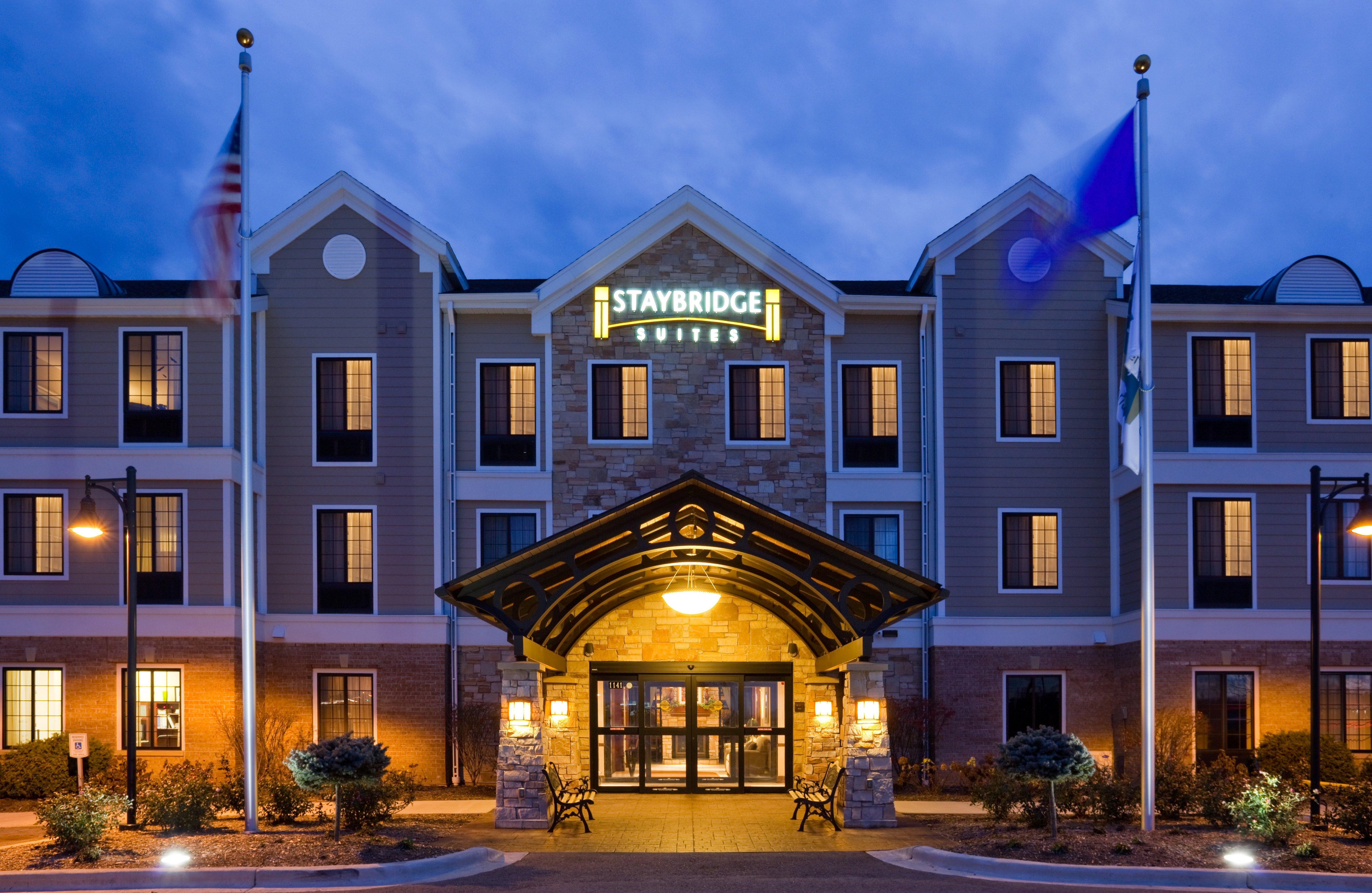 Staybridge Suites Milwaukee West-Oconomowoc By Ihg Exterior photo