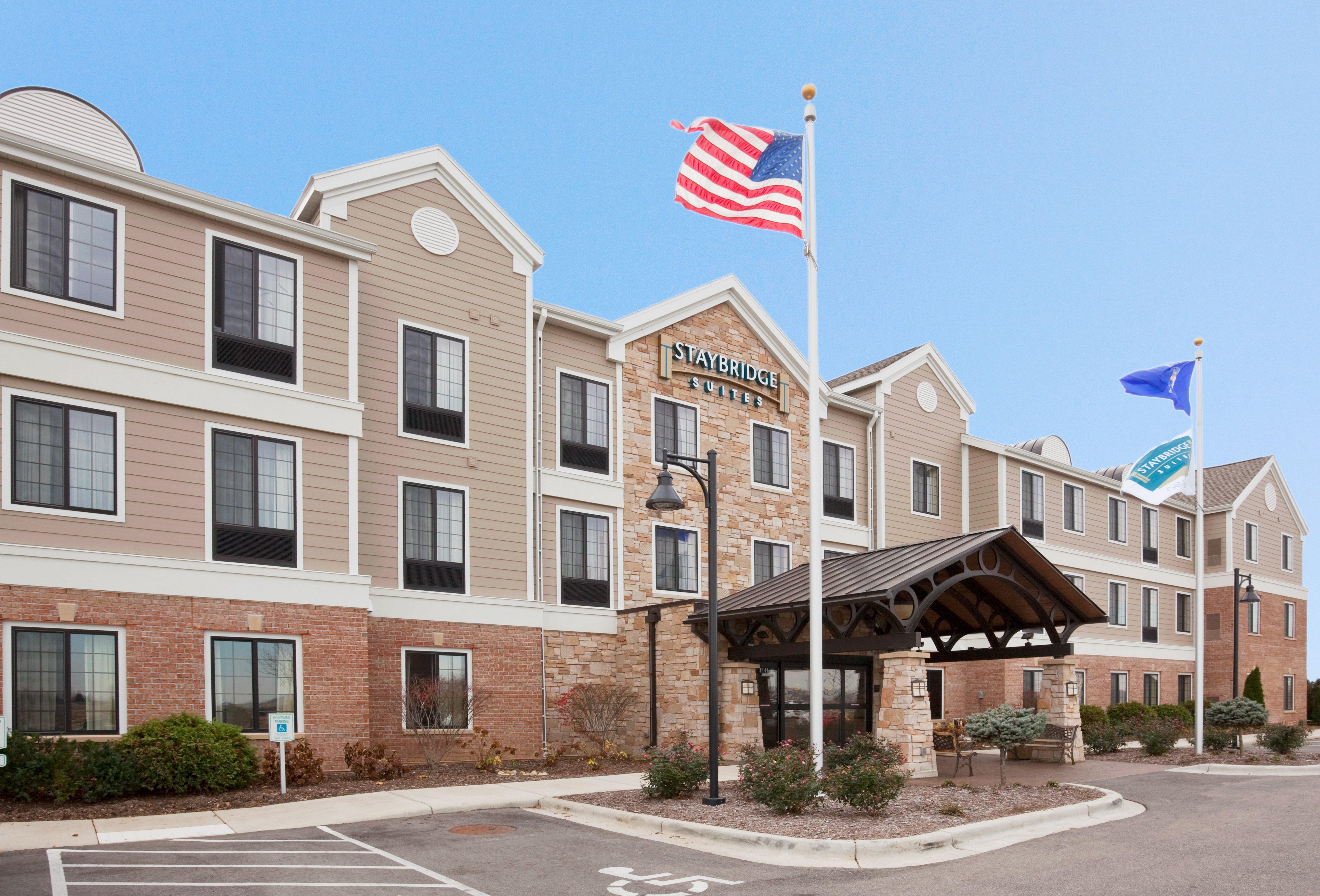 Staybridge Suites Milwaukee West-Oconomowoc By Ihg Exterior photo