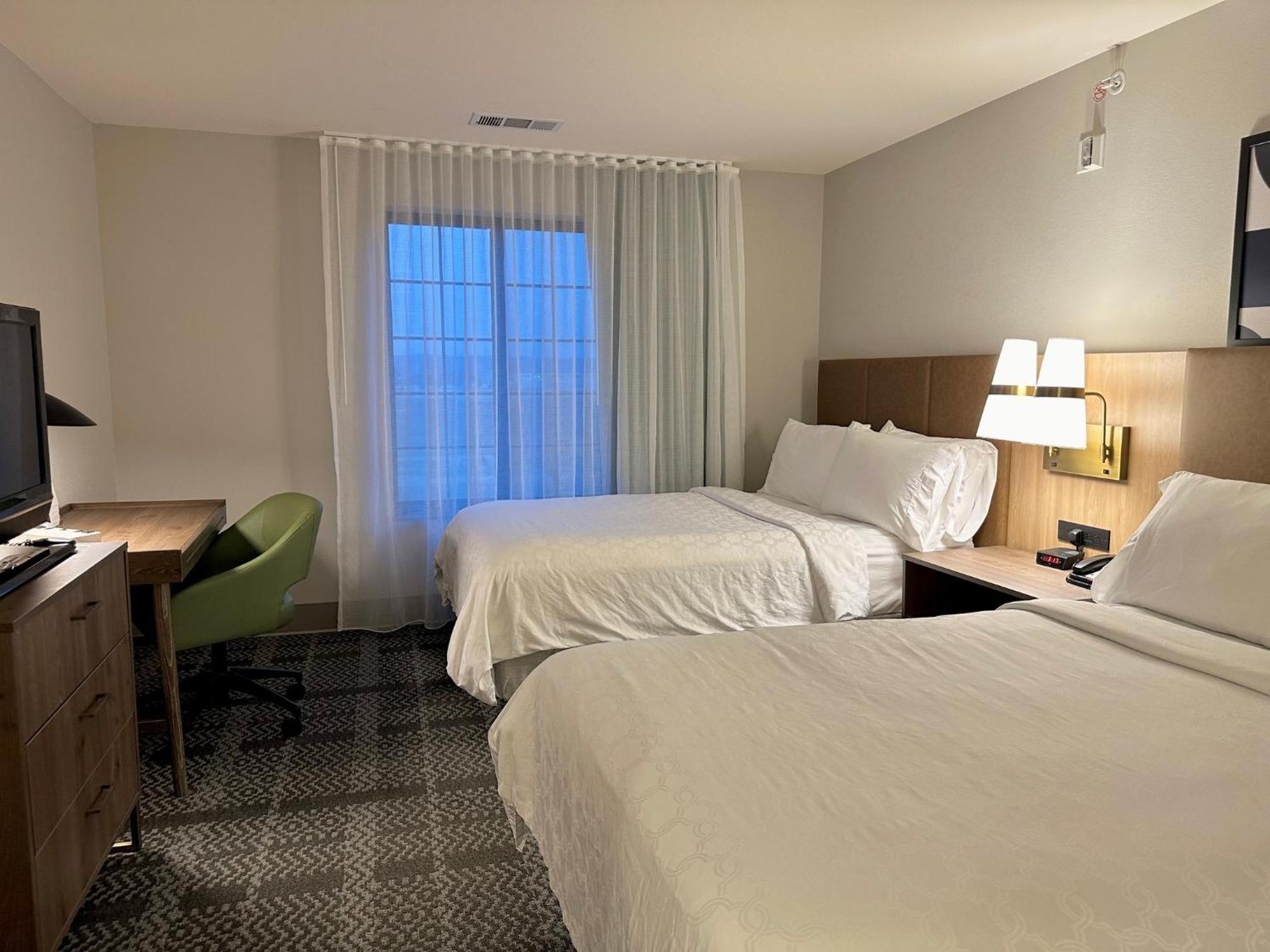 Staybridge Suites Milwaukee West-Oconomowoc By Ihg Exterior photo