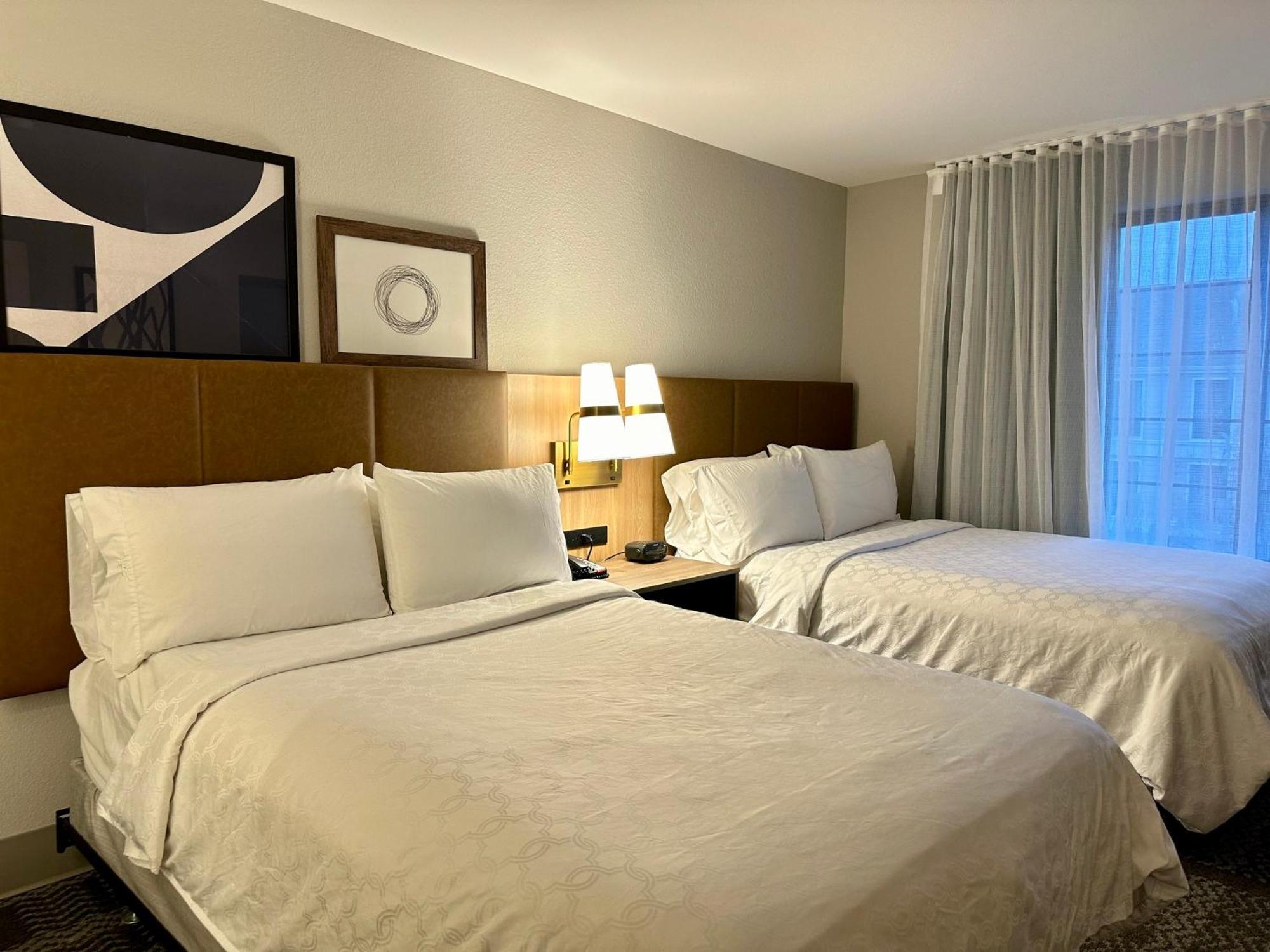Staybridge Suites Milwaukee West-Oconomowoc By Ihg Exterior photo