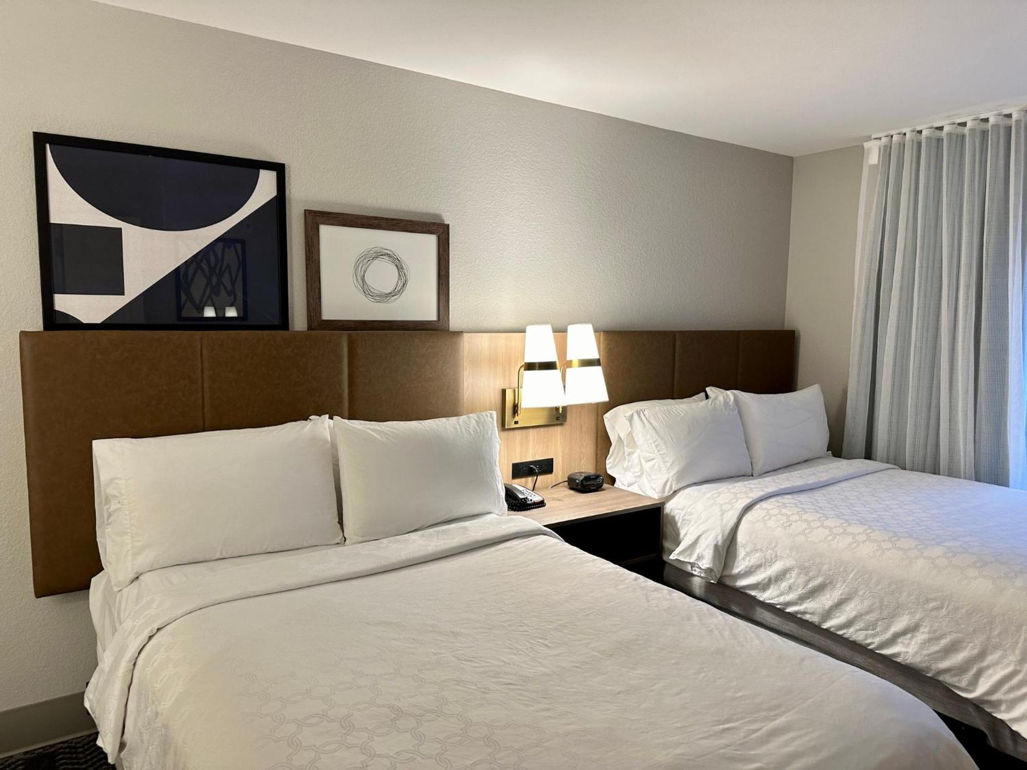 Staybridge Suites Milwaukee West-Oconomowoc By Ihg Exterior photo