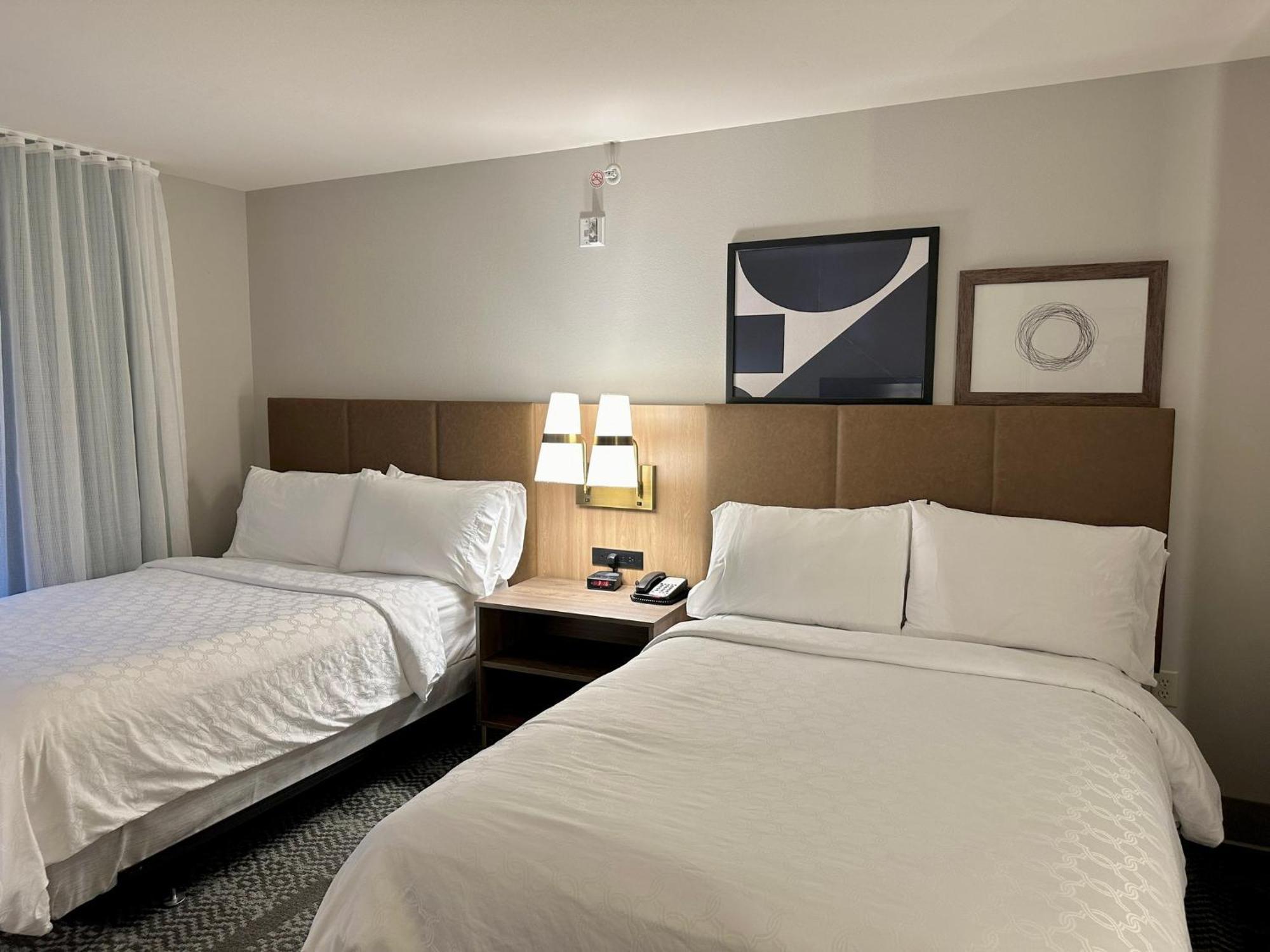 Staybridge Suites Milwaukee West-Oconomowoc By Ihg Exterior photo