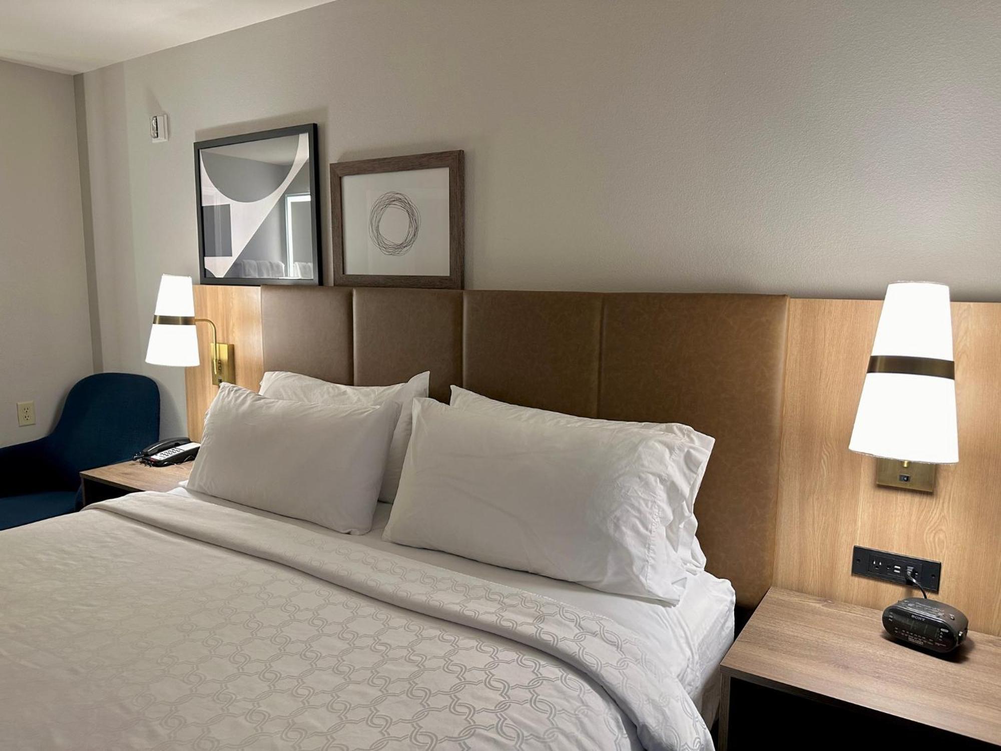 Staybridge Suites Milwaukee West-Oconomowoc By Ihg Exterior photo