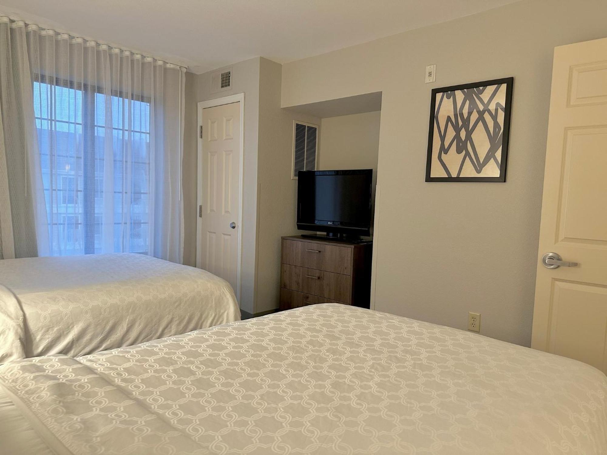Staybridge Suites Milwaukee West-Oconomowoc By Ihg Exterior photo