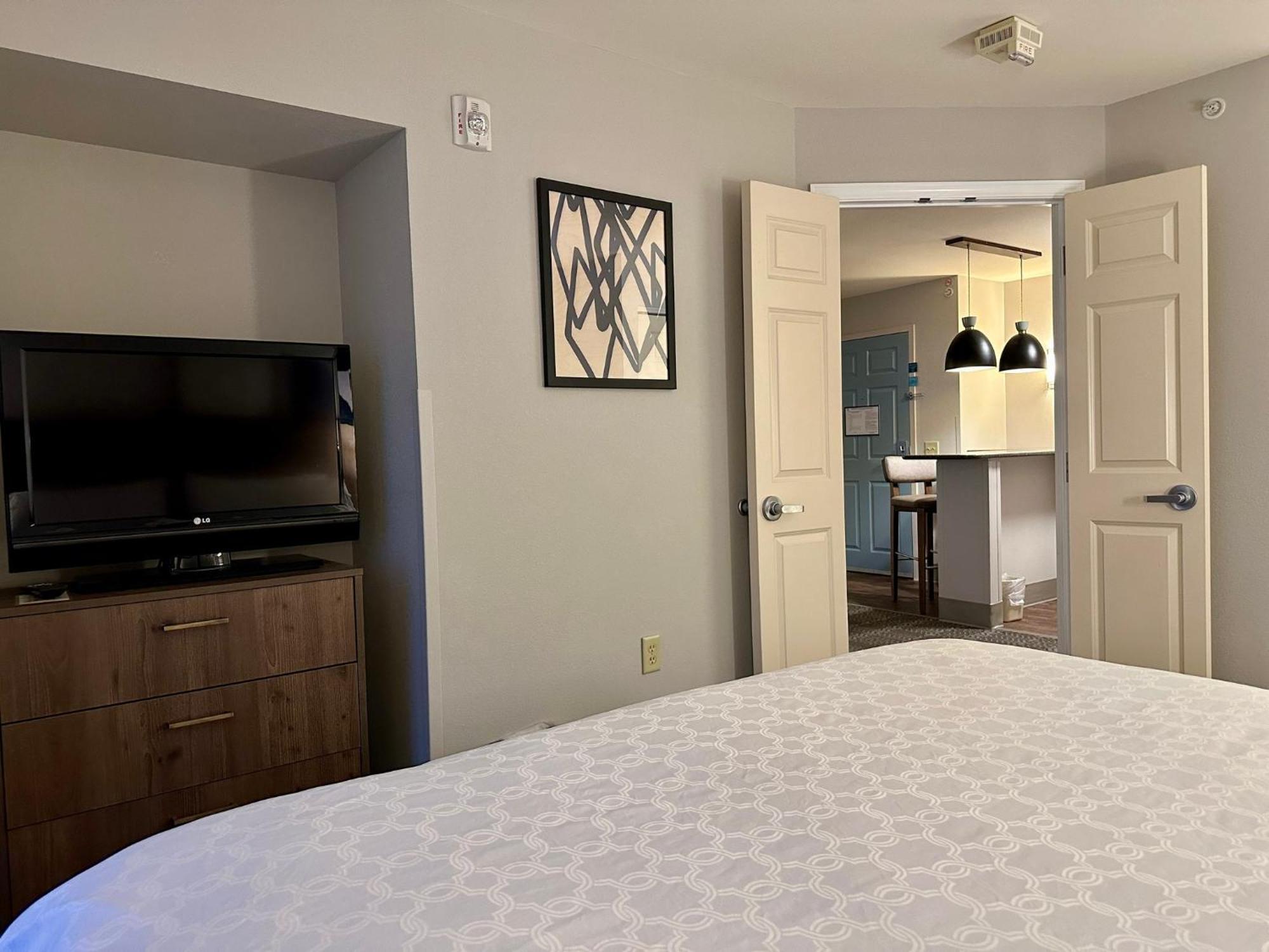 Staybridge Suites Milwaukee West-Oconomowoc By Ihg Exterior photo