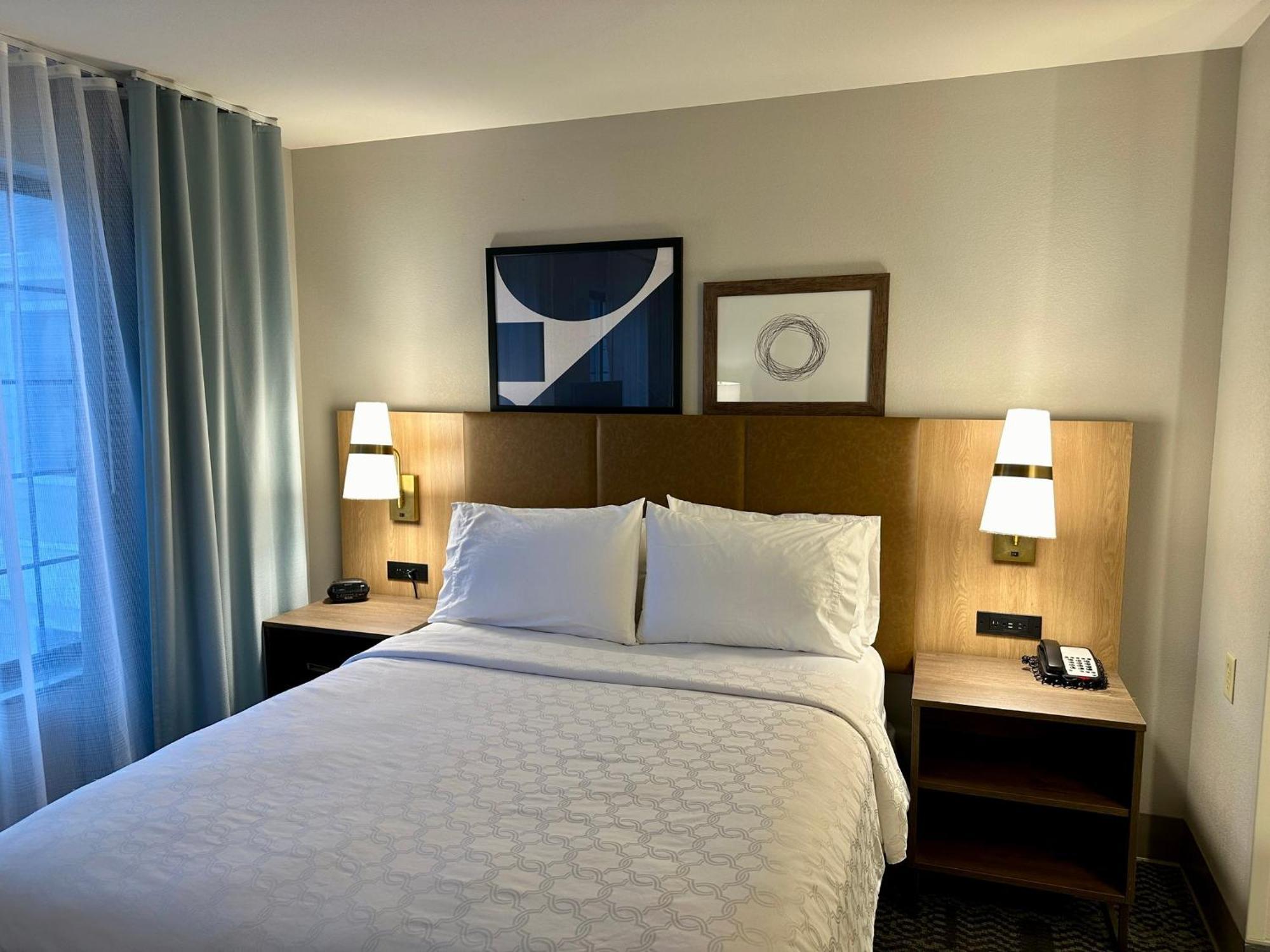 Staybridge Suites Milwaukee West-Oconomowoc By Ihg Exterior photo