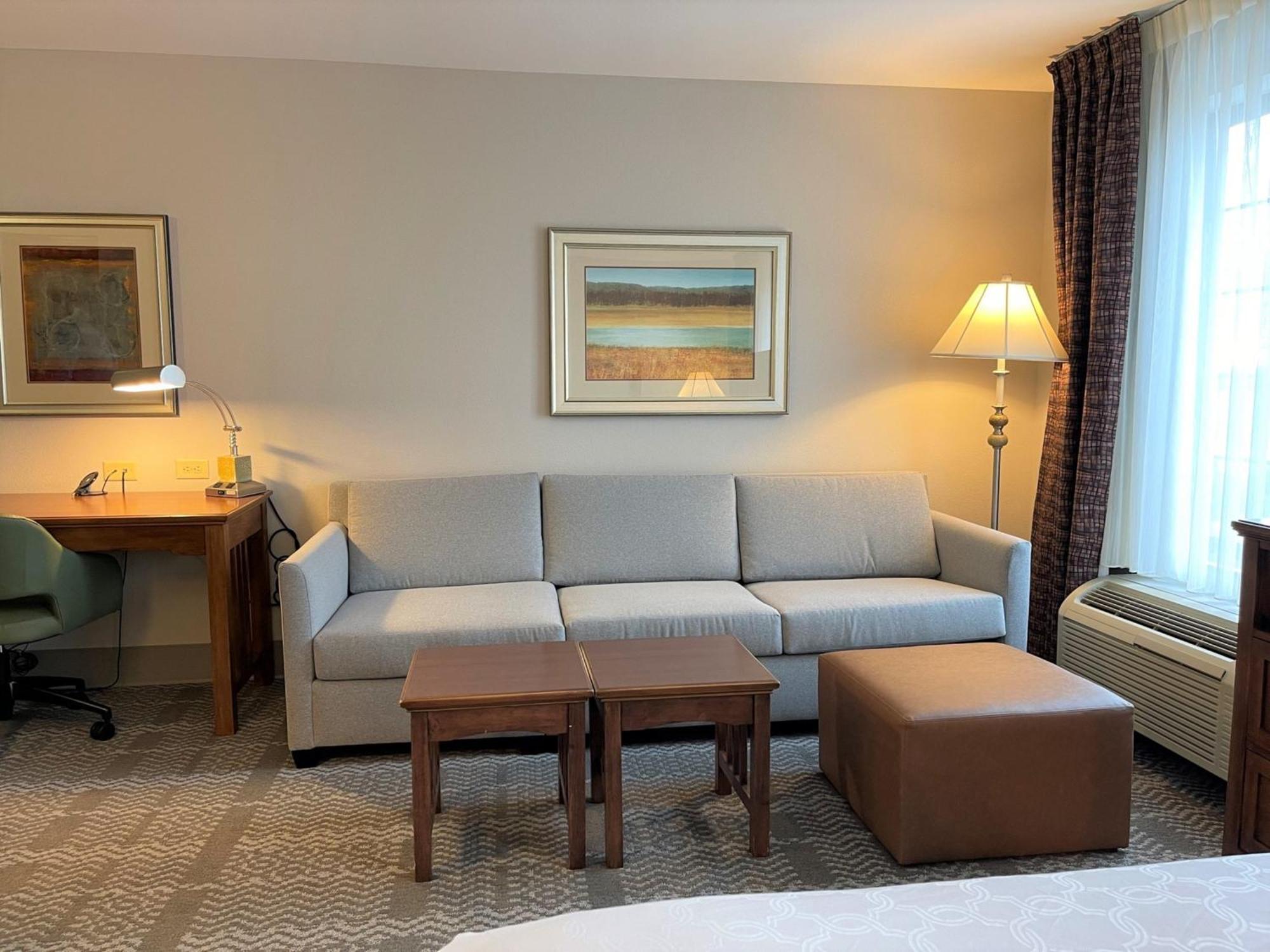 Staybridge Suites Milwaukee West-Oconomowoc By Ihg Exterior photo