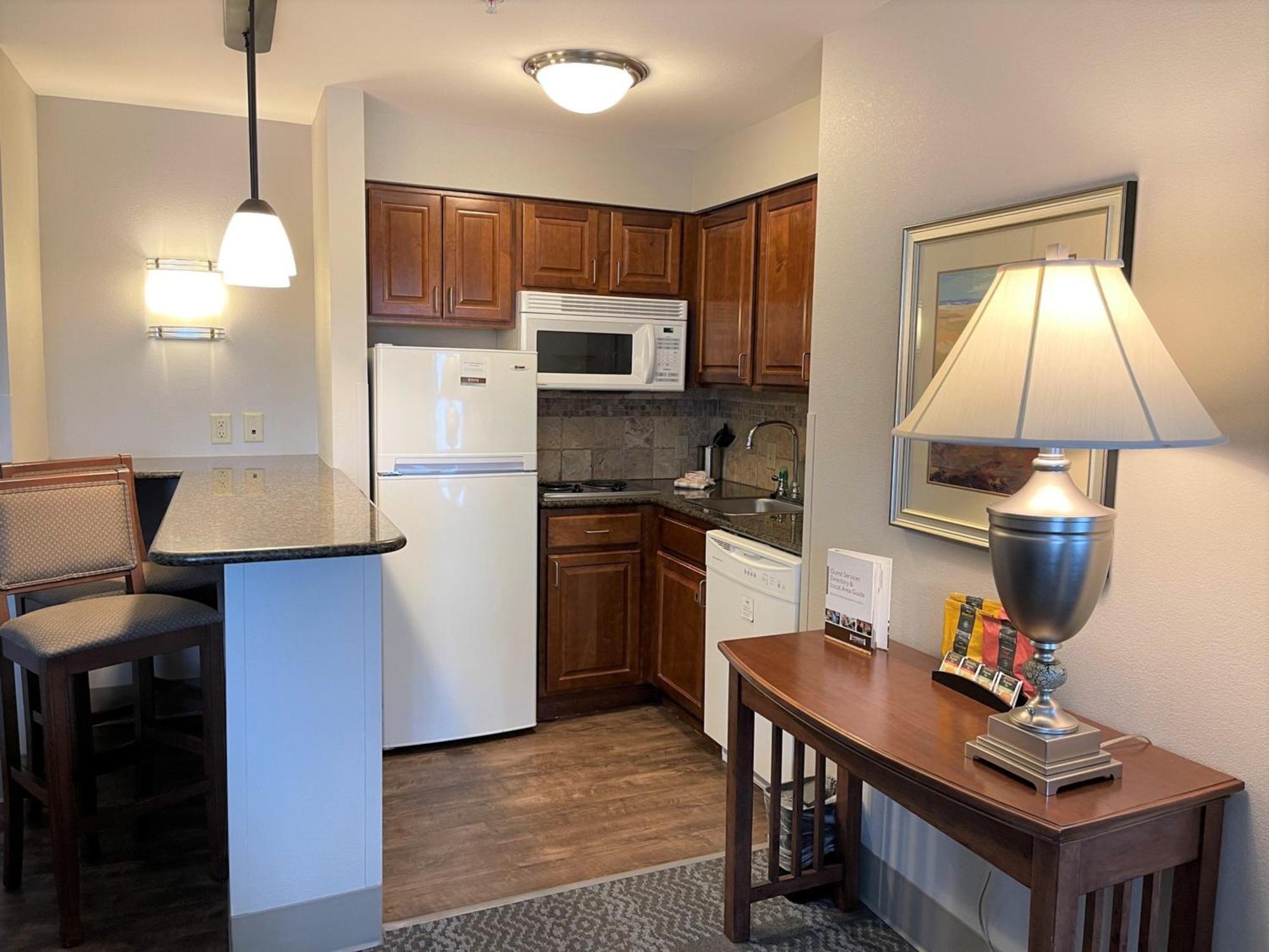 Staybridge Suites Milwaukee West-Oconomowoc By Ihg Exterior photo