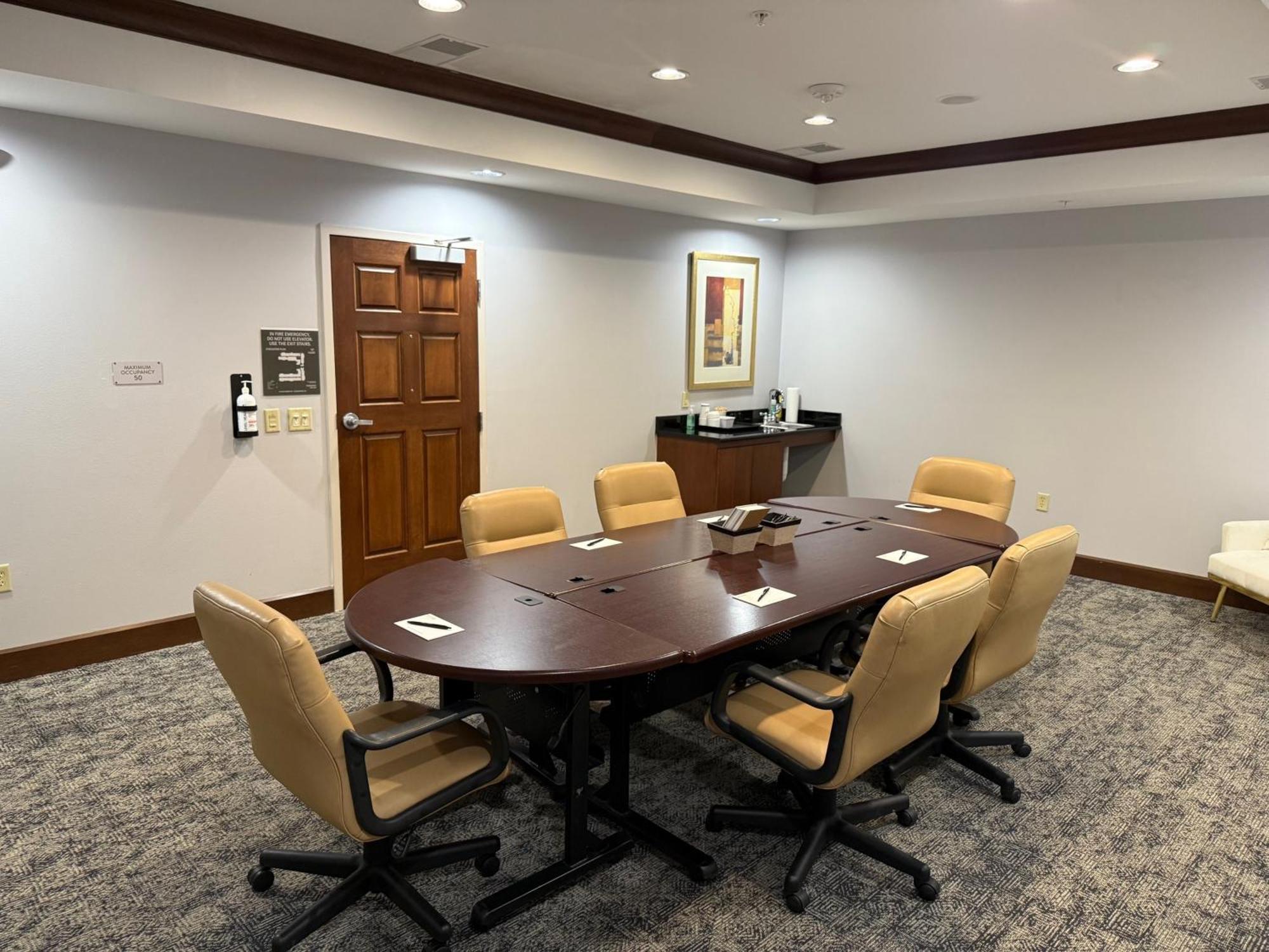 Staybridge Suites Milwaukee West-Oconomowoc By Ihg Exterior photo